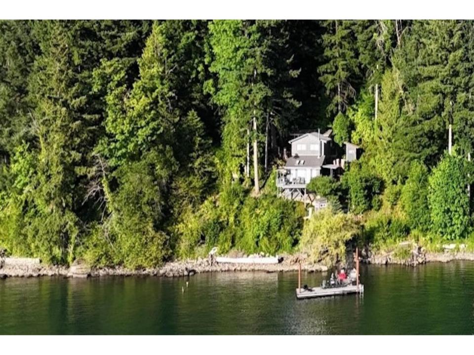 DL 355 CASCADE BAY, Harrison Hot Springs, Columbia Britannica V0M 1K0, Canada