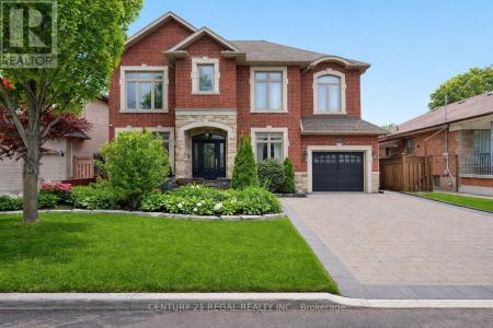 127 SULTANA AVENUE, Toronto (englemount-lawrence), Ontario M6A 1T6, Canada