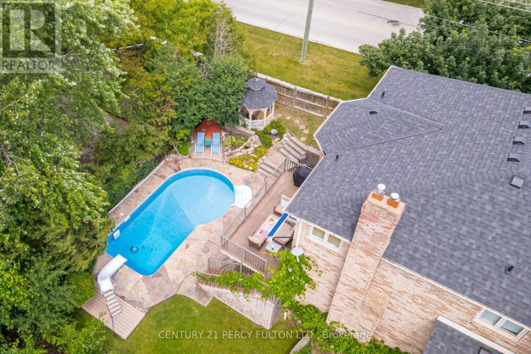 898 BAYLAWN DRIVE, Pickering (liverpool), Ontario L1X 2N7, Canadá