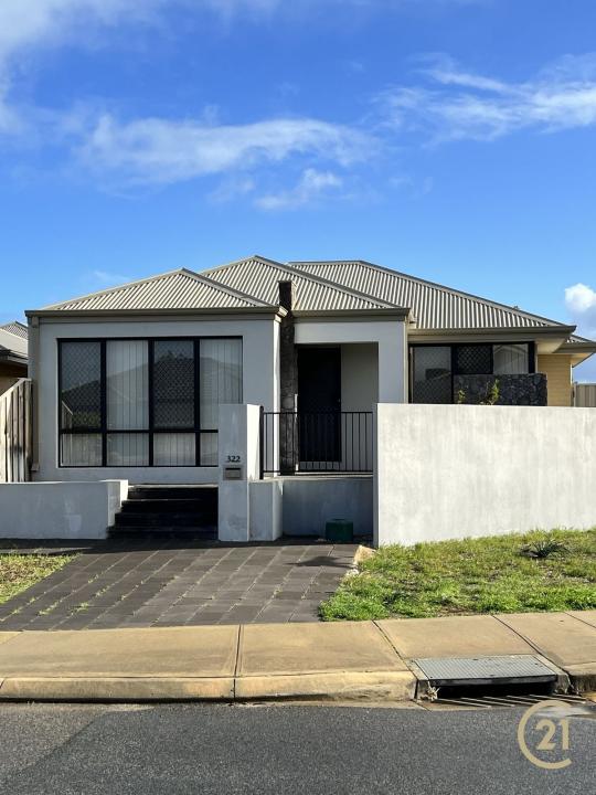 322 Peelwood Parade, Halls Head, WA 6210, Australia