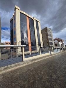 calle 12 y 13 de Irpavi 4, Irpavi, La Paz 00001, Bolivia
