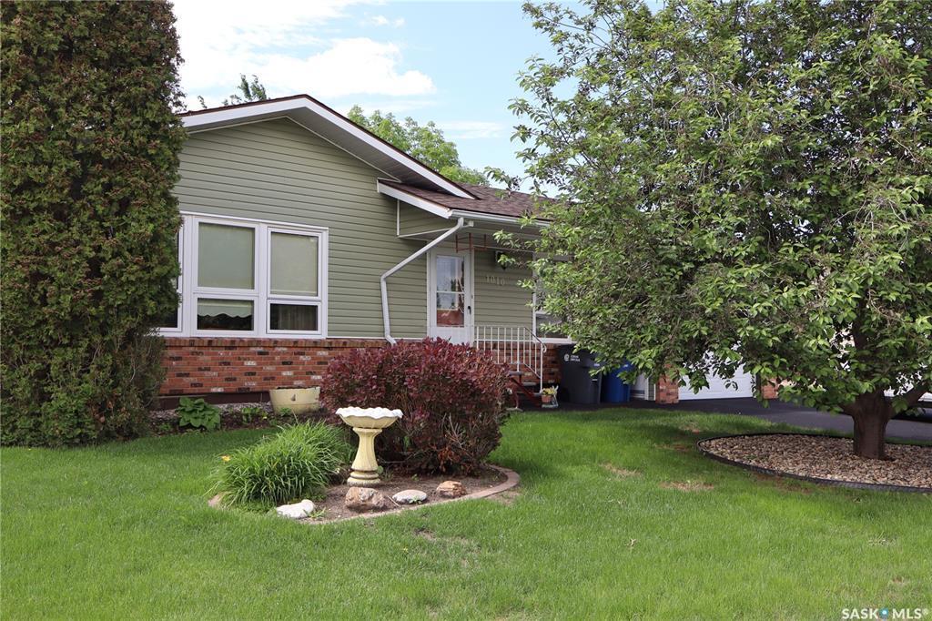 1010 GRANVILLE AVENUE, Assiniboia, Saskatchewan S0H 0B0, Canada
