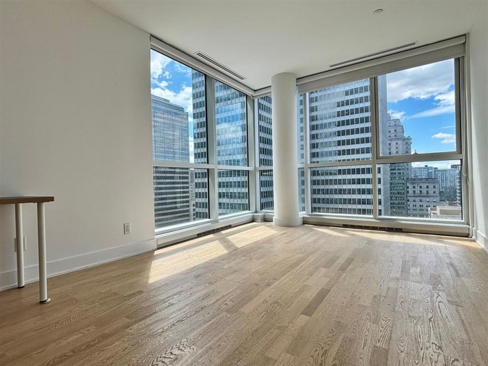 1225 Boul. Robert-Bourassa, Montréal (Ville-Marie), Quebec H3B 3A9, Kanada