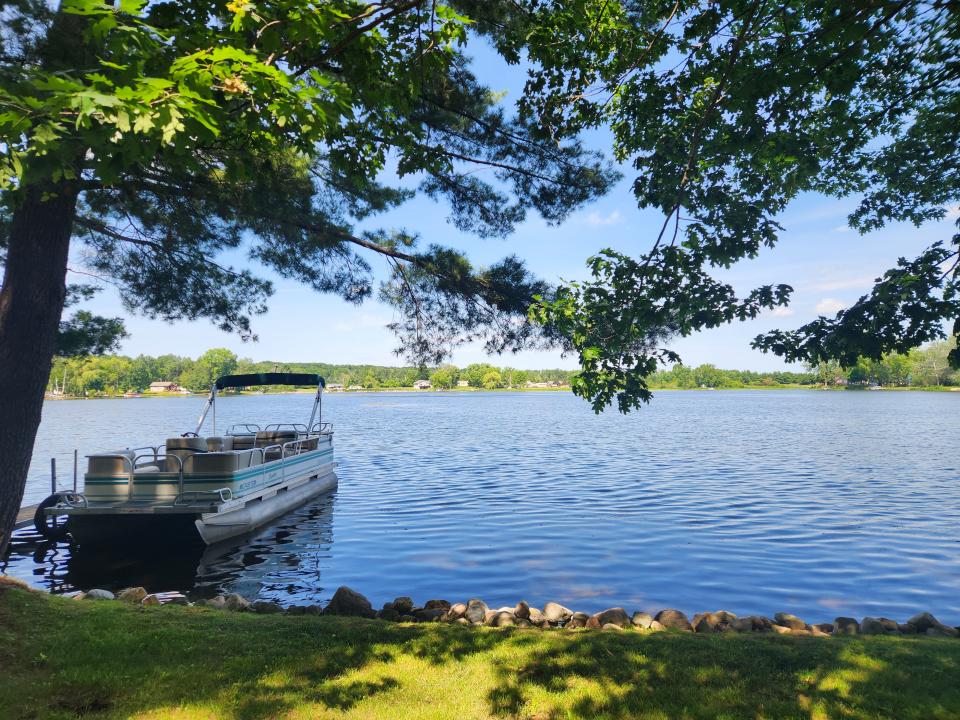 3473 N Shore Drive , Sears, Michigan 49679, USA