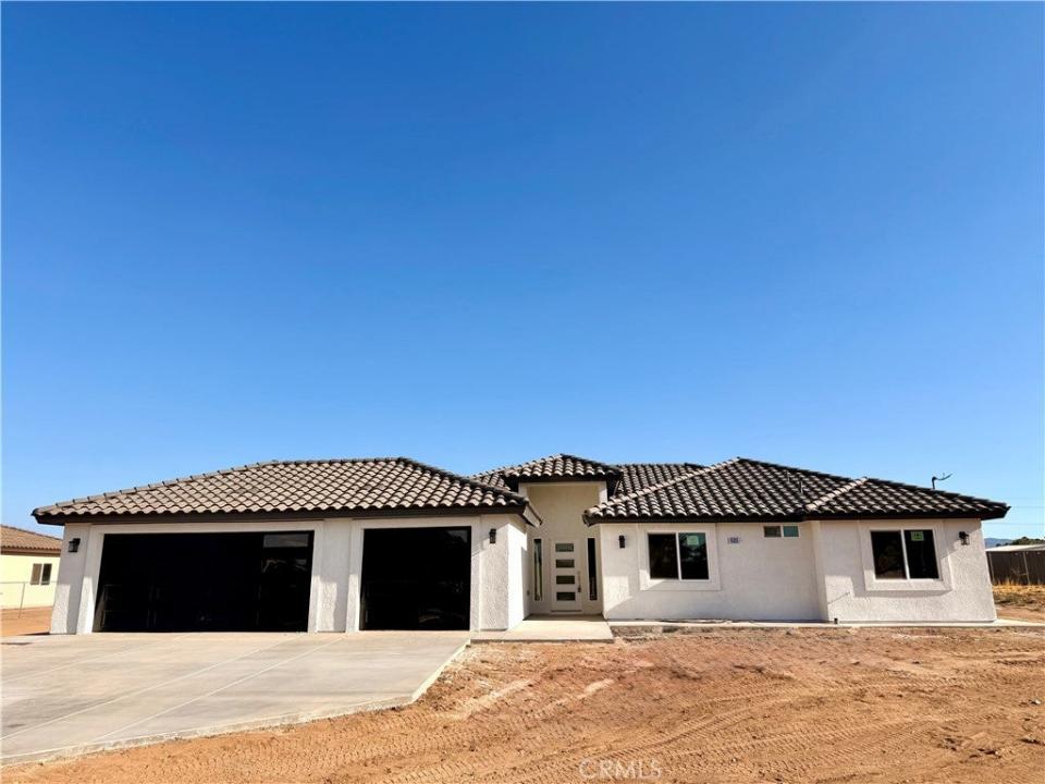 15025 Olive St, Hesperia, Kalifornia 92345, USA