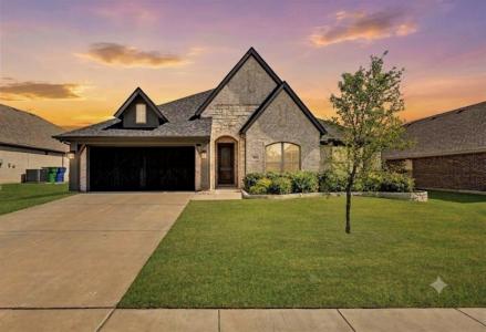 541 Harvest Grove Drive, Waxahachie, Texas 75165, USA