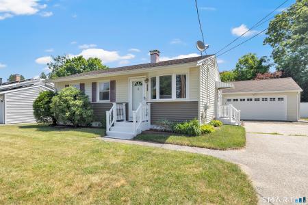 105 Sunset Drive, Derby, Connecticut 06418, USA
