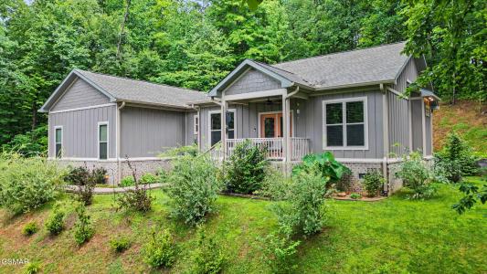 1016 Country Mountain Road, Cosby, Tennessee 37722, USA