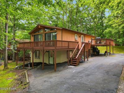 105 Doe Loop, Bushkill, Pensilvania 18324, Estados Unidos