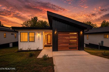 2329 Rock Gardens Drive, Sevierville, Tennessee 37876, USA