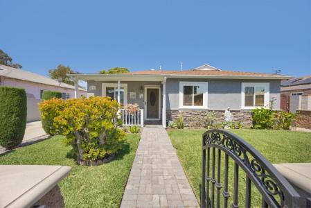 12327 Dunrobin, Downey, California 90242, USA
