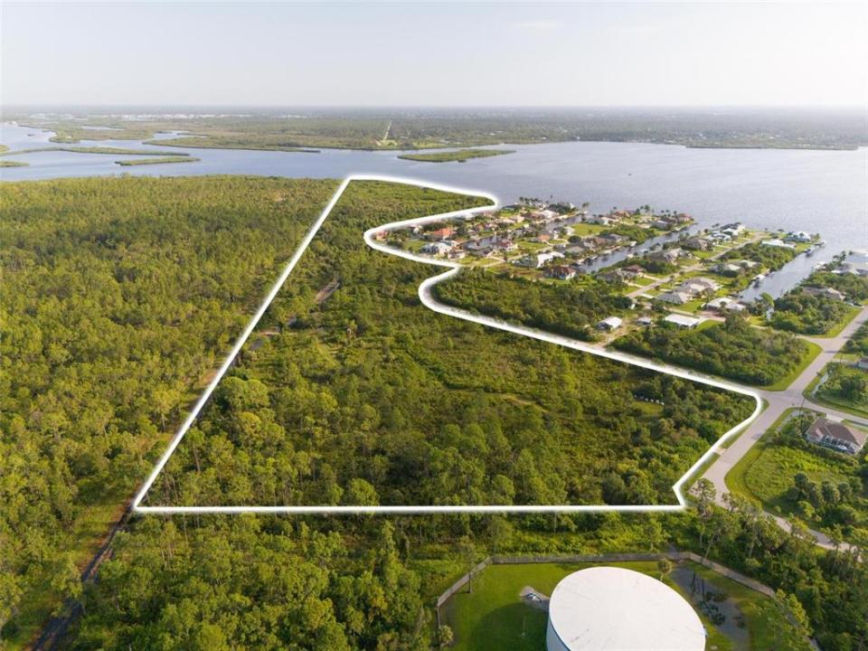 2925 Vance Terrace, Port Charlotte, Florida 33981, Stati Uniti