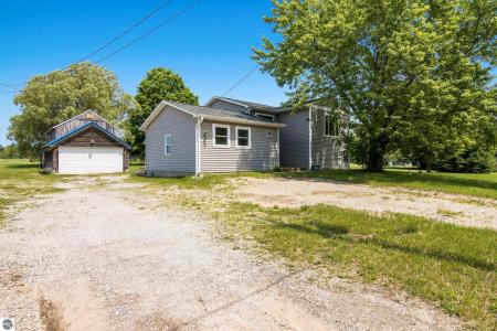 1343 E Duck Lake Road, Grawn, Michigan 49637, USA