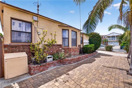 1899 Gladys Avenue, Signal Hill, California 90755, USA
