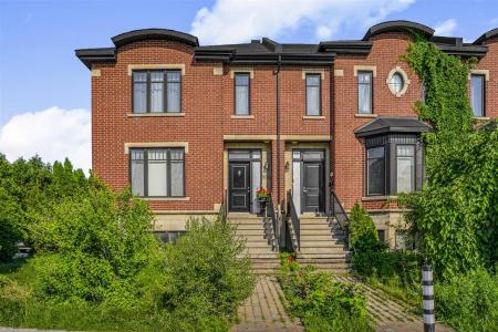 898  Rue Jules-Poitras, Montréal (Saint-Laurent), Quebec H4M 3M7, Canada