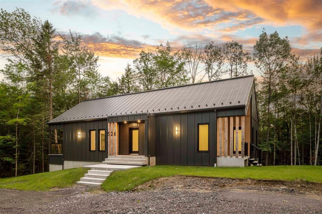526 Ch. Laurendeau, Magog, Quebec J1X 4W1, Canadá