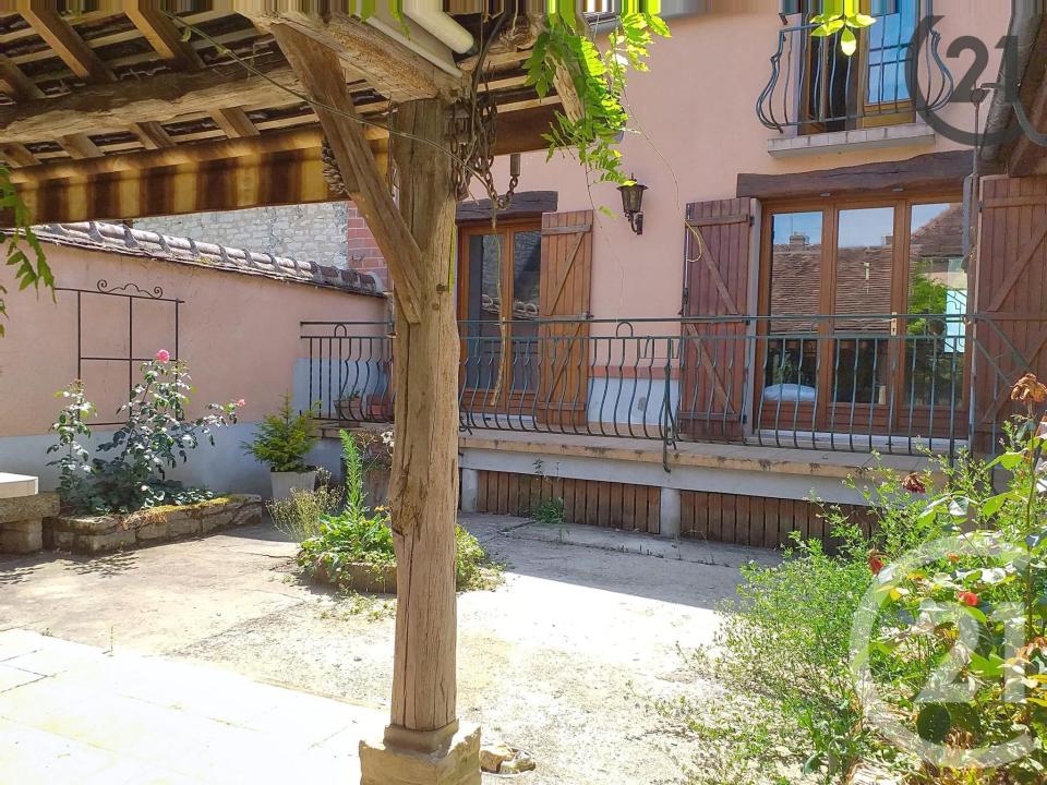 Bassou, Bourgogne 89400, France