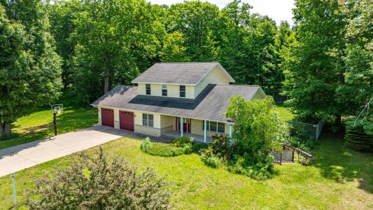 1909 Robindale, Houghton, Michigan 49931, États-Unis