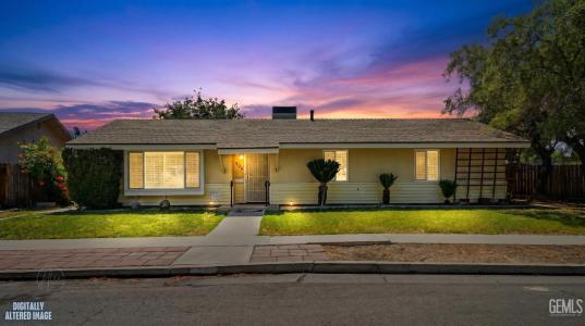904 Bell Avenue, Taft, California 93268