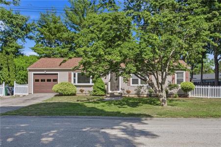 132 Potowomut Road, Warwick, Rhode Island 02818, Estados Unidos