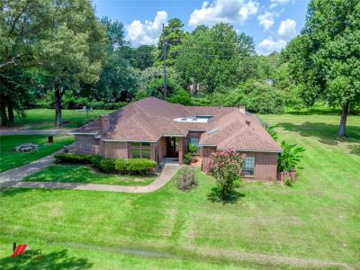 9838 Ballantrae Circle, Shreveport, Louisiana 71106, USA
