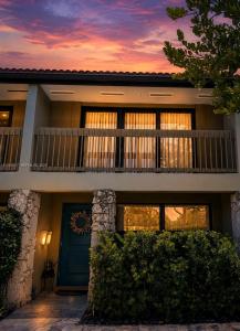 6047 Bayview Dr, Fort Lauderdale, Florida 33308, USA