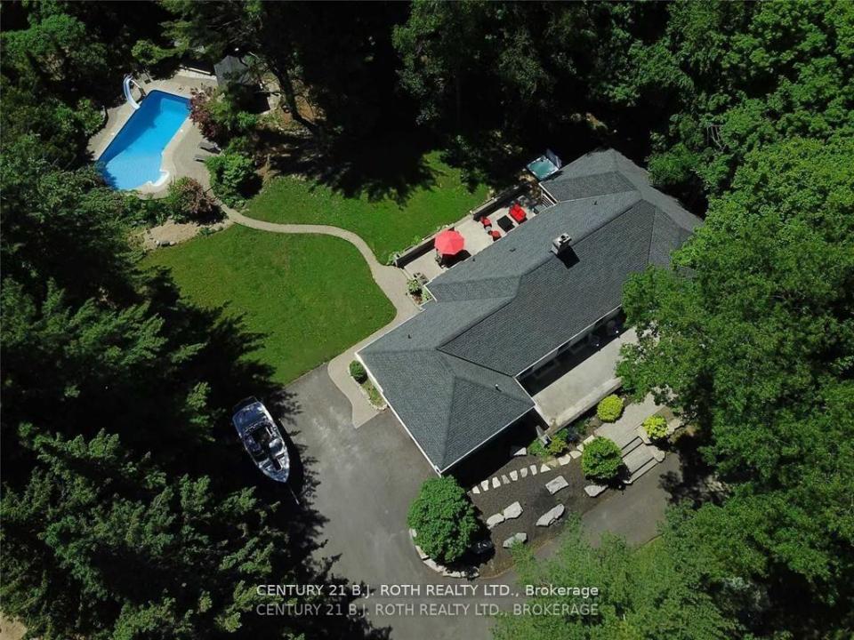 3274 LIAH LANE, Innisfil, أونتاريو L9S 2B4, كندا