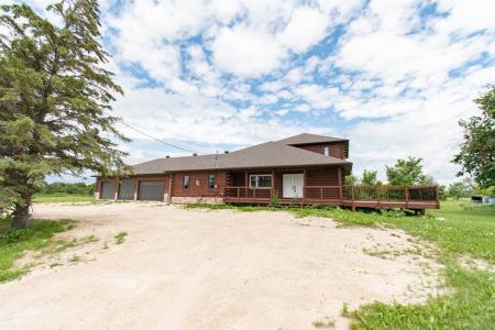 949 STRATHNAVER AVENUE, Selkirk, Manitoba R1A 4L5, Canada