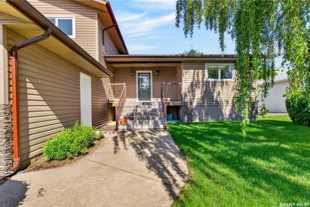 1112 11TH STREET, Humboldt, Saskatchewan S0K 2A0, Canada