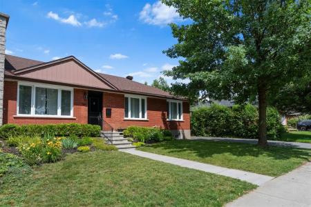 7661 Rue Ostell-Crescent, Montréal (Côte-des-Neiges/Notre-Dame-de-Grâce), Québec H4P 1Y7, Canada