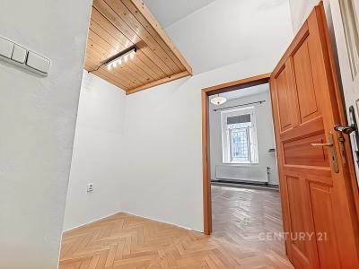 Varšavská, Praha, území Hlavního města Prahy 12000, Czech Republic