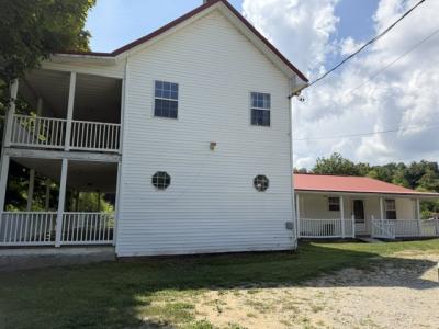 158 Hardwick Ridge Road, Fort Gay, West Virginia 25514, USA