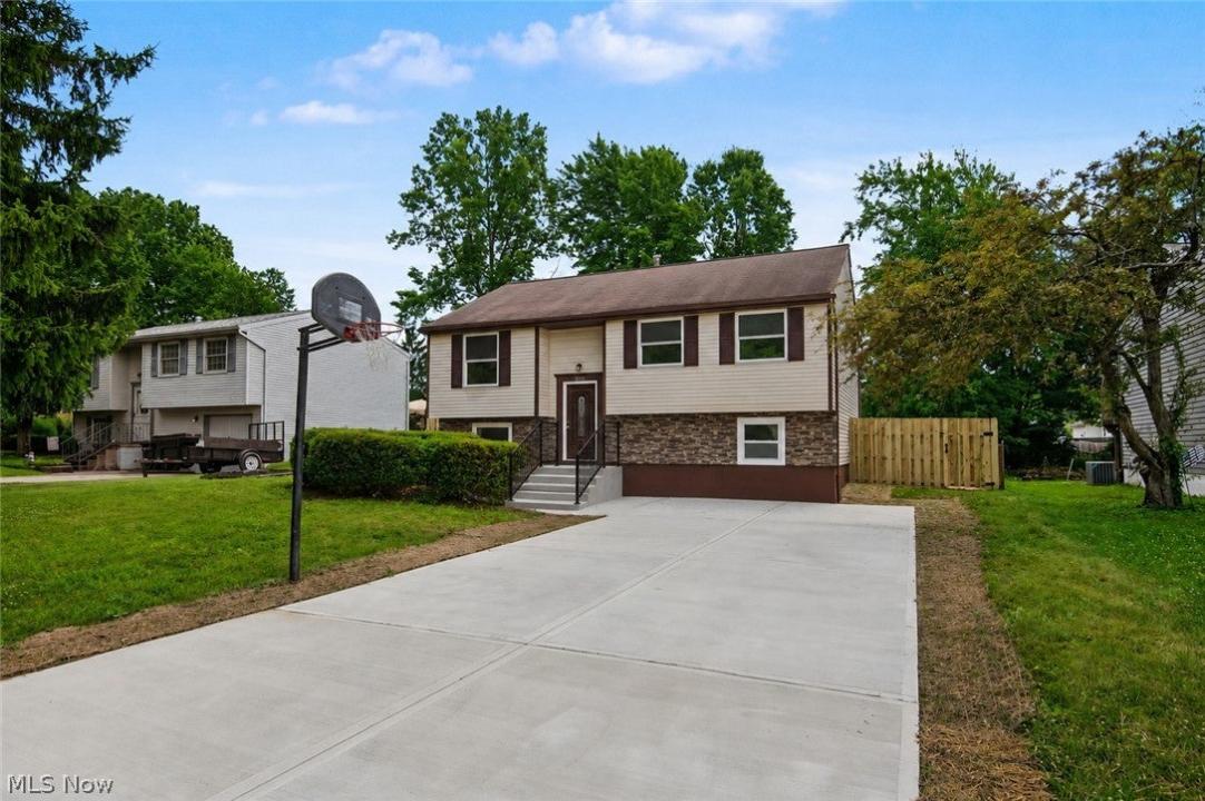 5651 Tulane Avenue, Austintown, Ohio 44515, USA