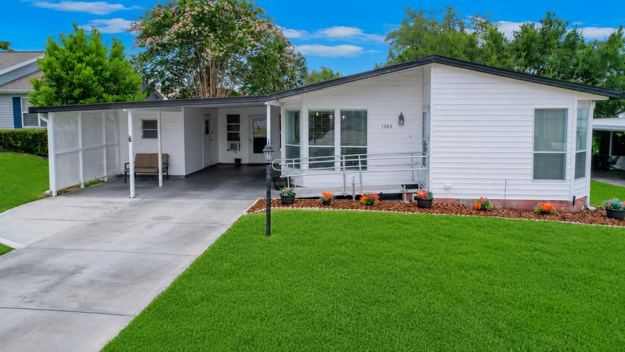 1203 Granada Court, The Villages, Florida 32159, HOA KỲ