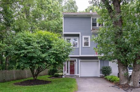 4 Arnold Dr , 4 A, Salem, Massachusetts 01970, USA
