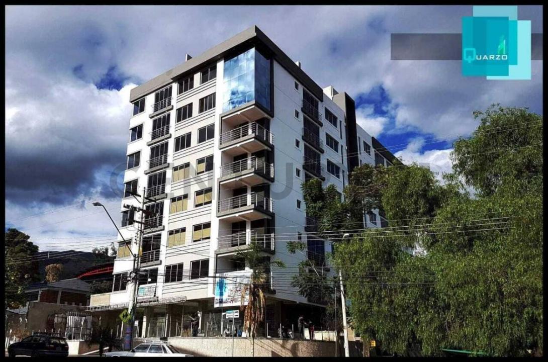 Av. Santa Cruz y Ciclovia, Edificio Quarzo Dpto 4-E , Norte, Cochabamba 00001, Bolívia