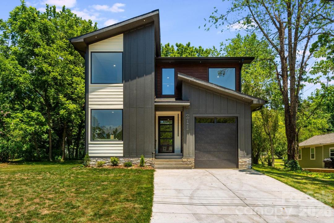 211 Ruby Avenue, Black Mountain, North Carolina 28711, HOA KỲ