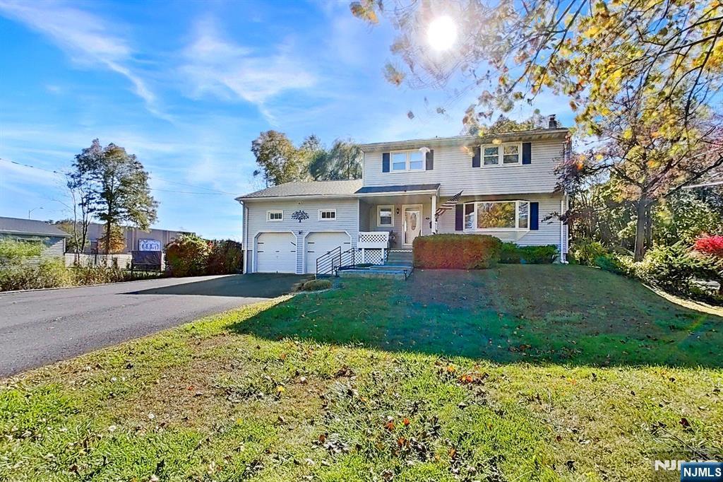 54 Mapledale Avenue, Roxbury Township, New Jersey 07876, USA