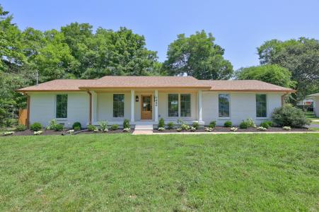 7444 Highway 70 S, Nashville, テネシー 37221, アメリカ合衆国