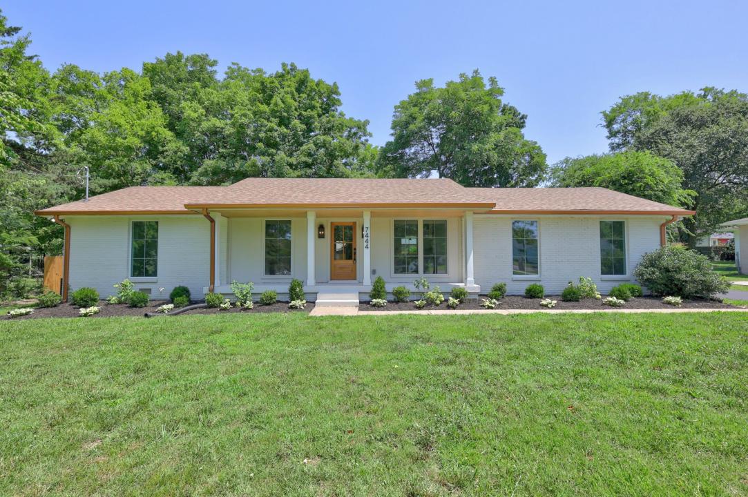7444 Highway 70 S, Nashville, テネシー 37221, アメリカ合衆国