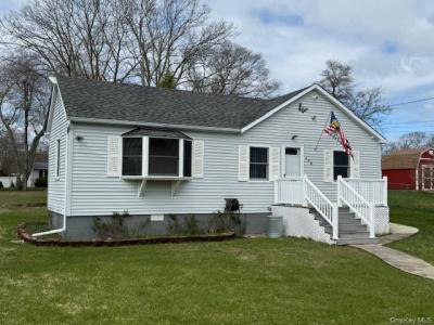 128 Maywood Drive, Mastic Beach, New York 11951, USA