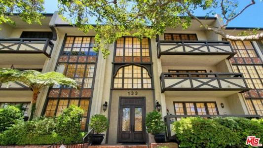 133 S Oakhurst Drive , 204, Beverly Hills, California 90212, USA