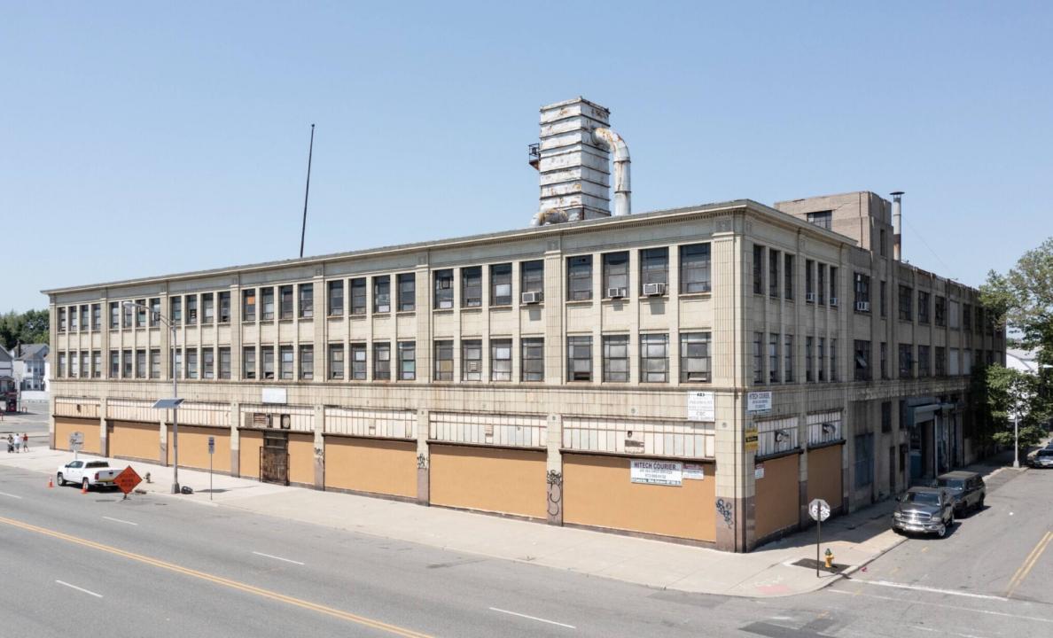 2-8 Central Ave., East Orange, 新泽西州 07018, 美国