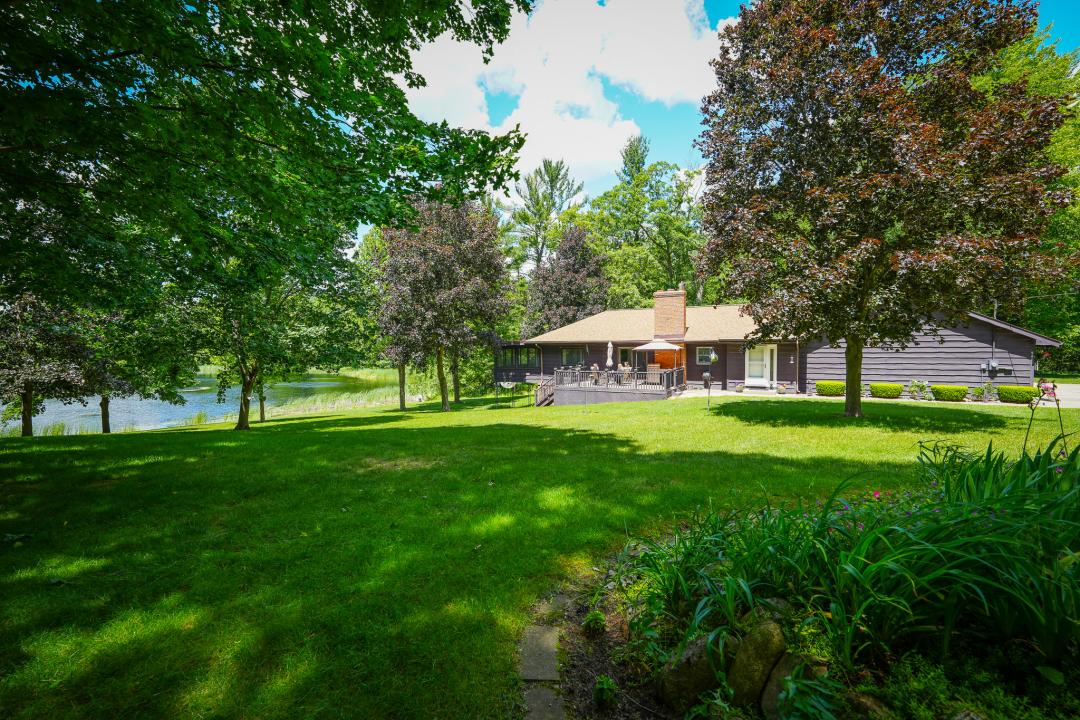 9411 Maple Hill Road, Howard City, Michigan 49329