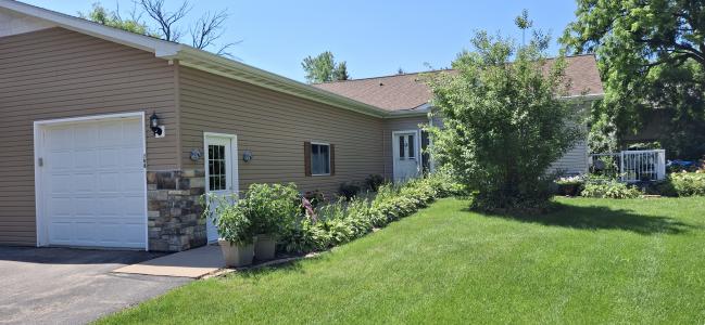 708 Riverview Ct, Jefferson, Wisconsin 53549, USA