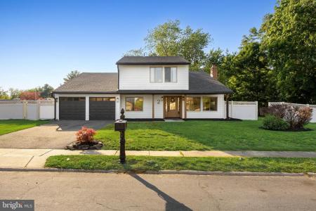 2 Primrose Drive, Sicklerville, New Jersey 08081, USA