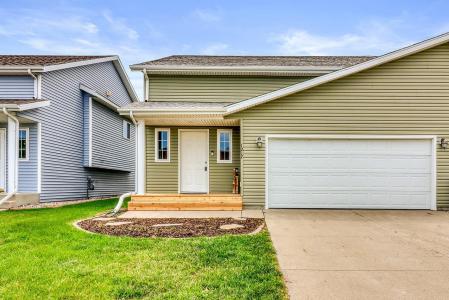 1217 37th Avenue S, Moorhead, Minnesota 56560, USA