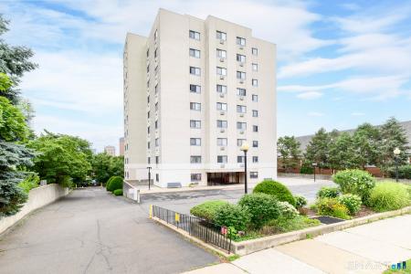 51 Schuyler Avenue #3B, Stamford, Connecticut 06902, USA