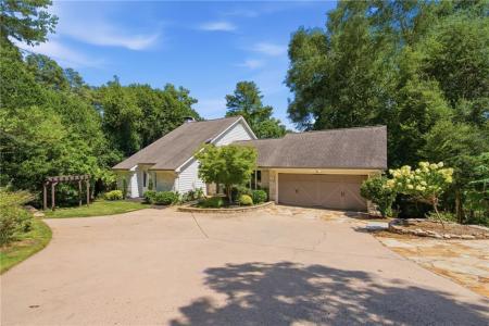 8190 Old Mill Drive, Gainesville, Geórgia 30506, Estados Unidos