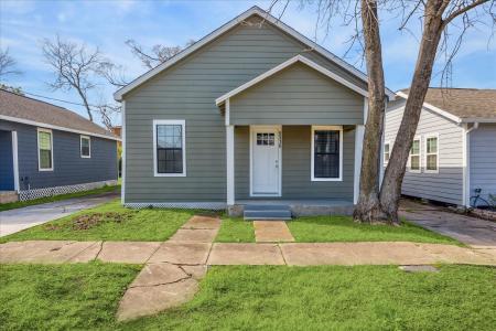 5316 Bell Street, Houston, Texas 77023, USA